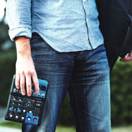 Alternative view of Yamaha MG06X Mixer | 6 Kanäle mit SPX