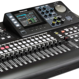 Alternative view of TASCAM 24-Spur-Digital-Portastudio DP-24SD